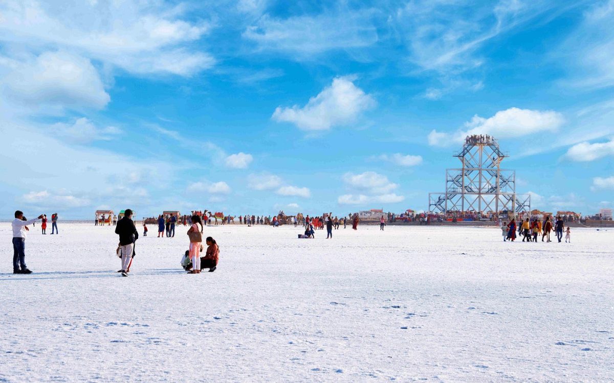 KUTCH: WHITE DESERT WONDERS AND COASTAL BLISS